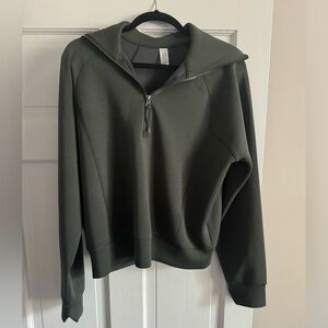 Air Essentials Half-zip
